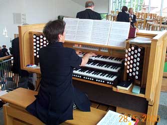 Der Spieltisch der neuen Orgel